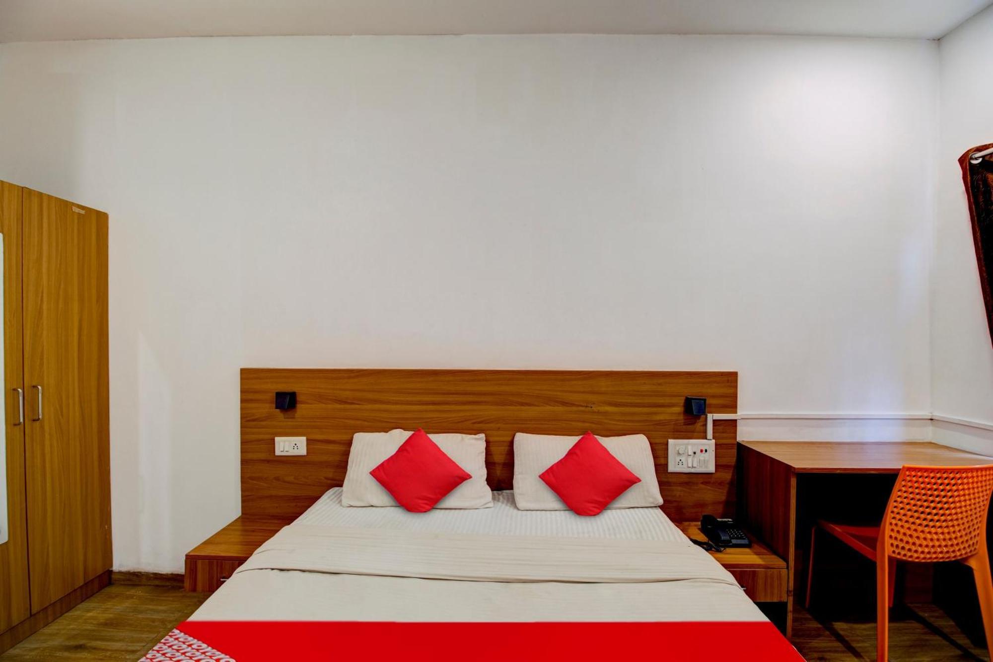 Hotel O Hill View Residency Near Aca Stadium Guwahati Buitenkant foto
