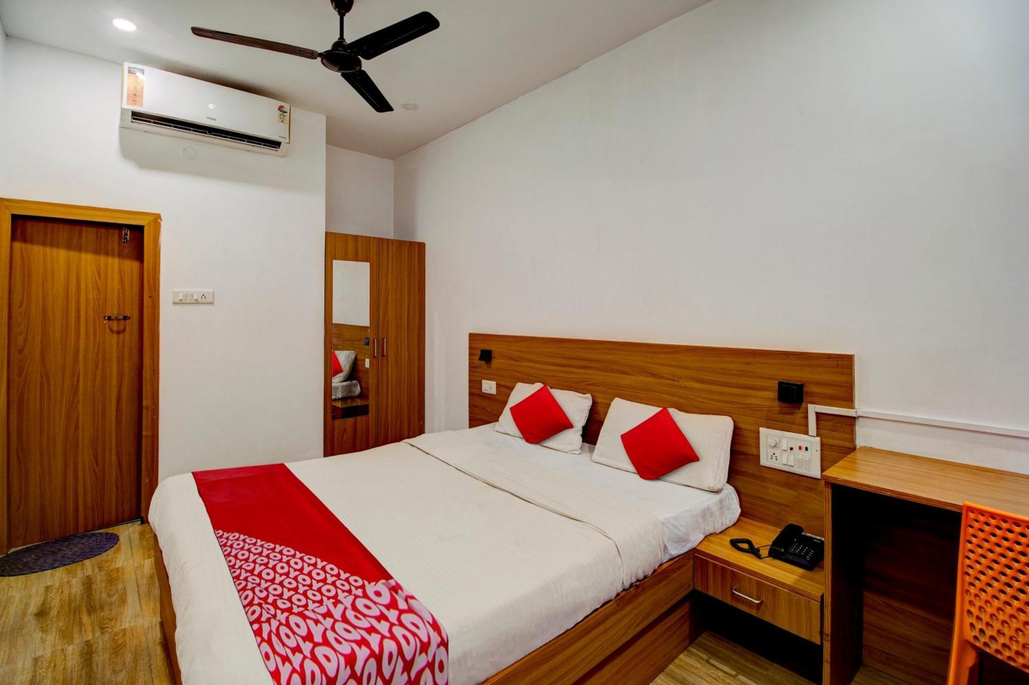 Hotel O Hill View Residency Near Aca Stadium Guwahati Buitenkant foto