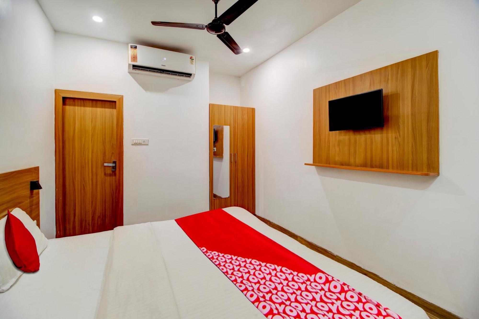 Hotel O Hill View Residency Near Aca Stadium Guwahati Buitenkant foto