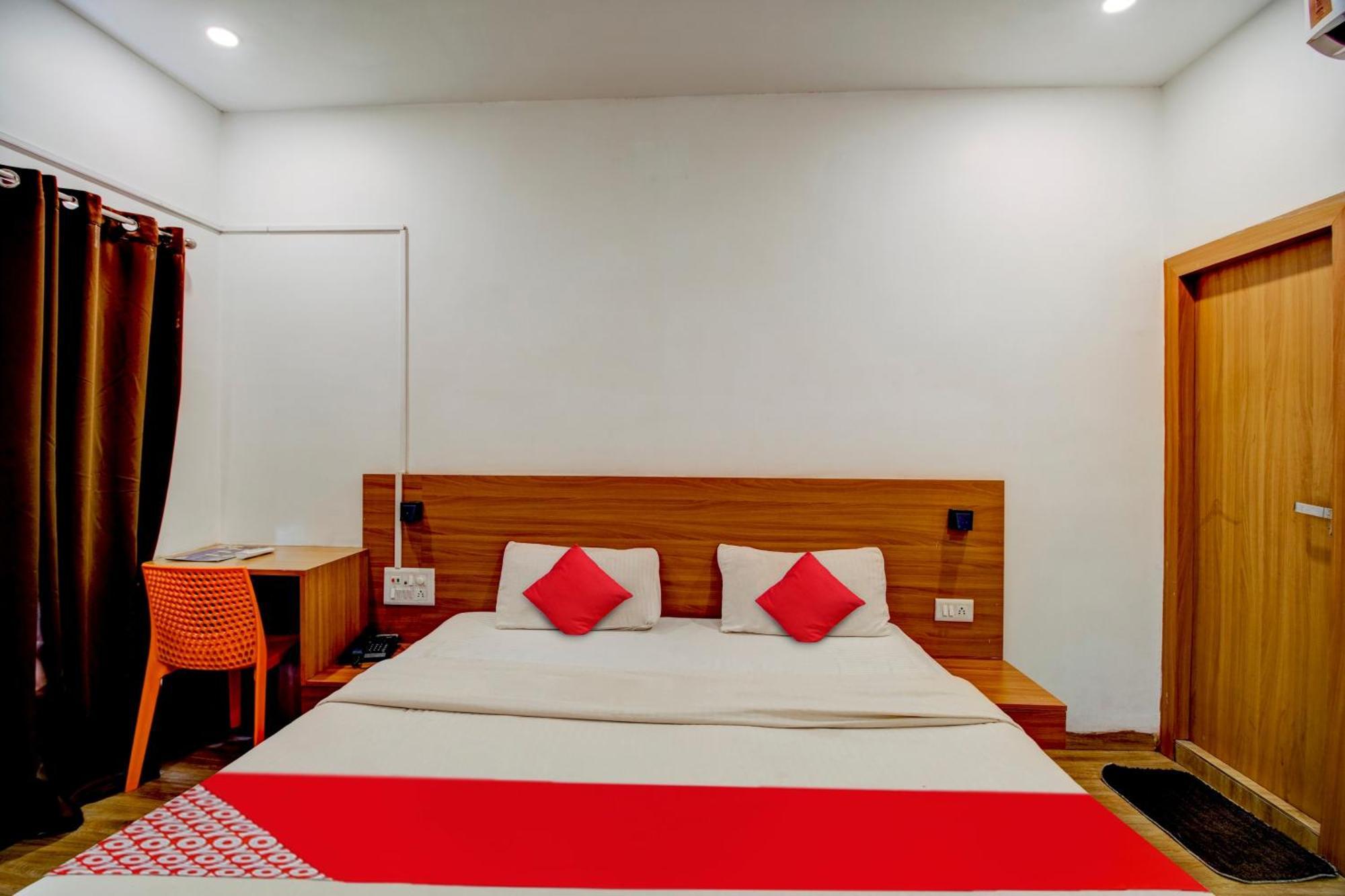 Hotel O Hill View Residency Near Aca Stadium Guwahati Buitenkant foto