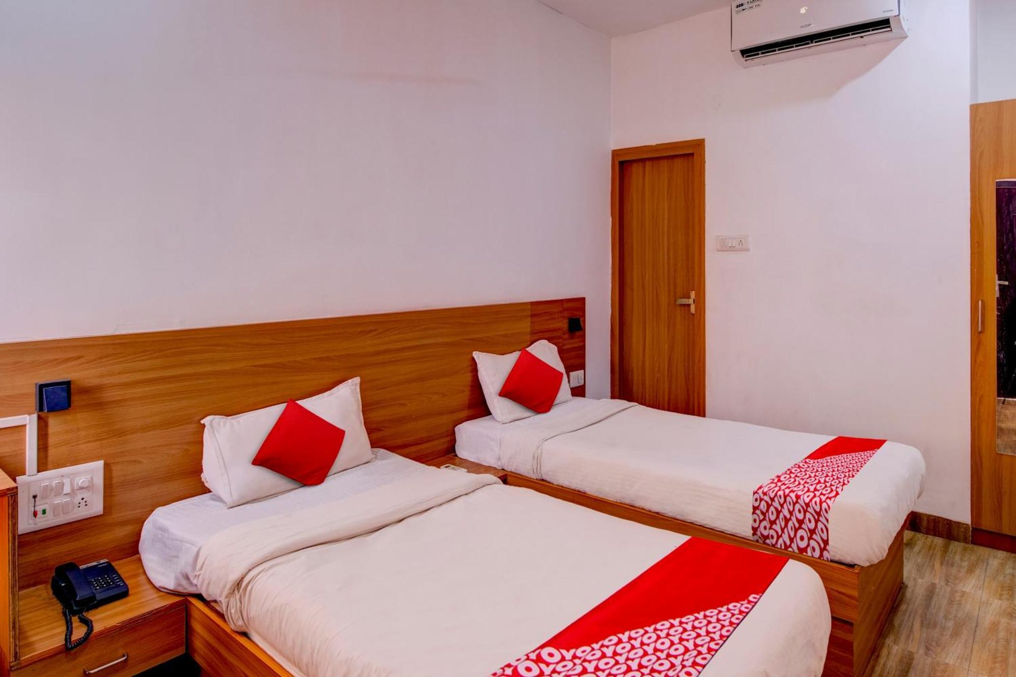 Hotel O Hill View Residency Near Aca Stadium Guwahati Buitenkant foto