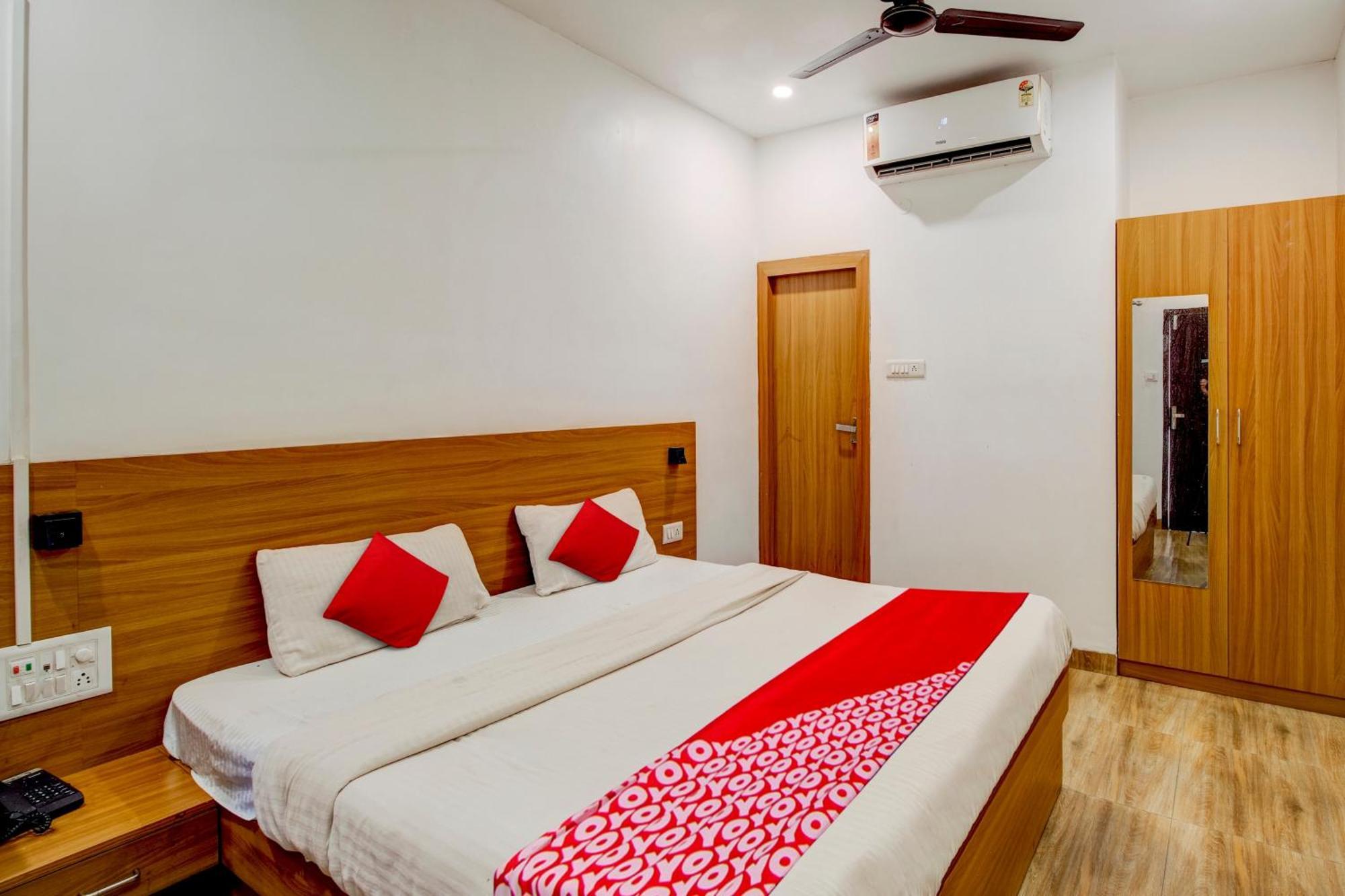 Hotel O Hill View Residency Near Aca Stadium Guwahati Buitenkant foto