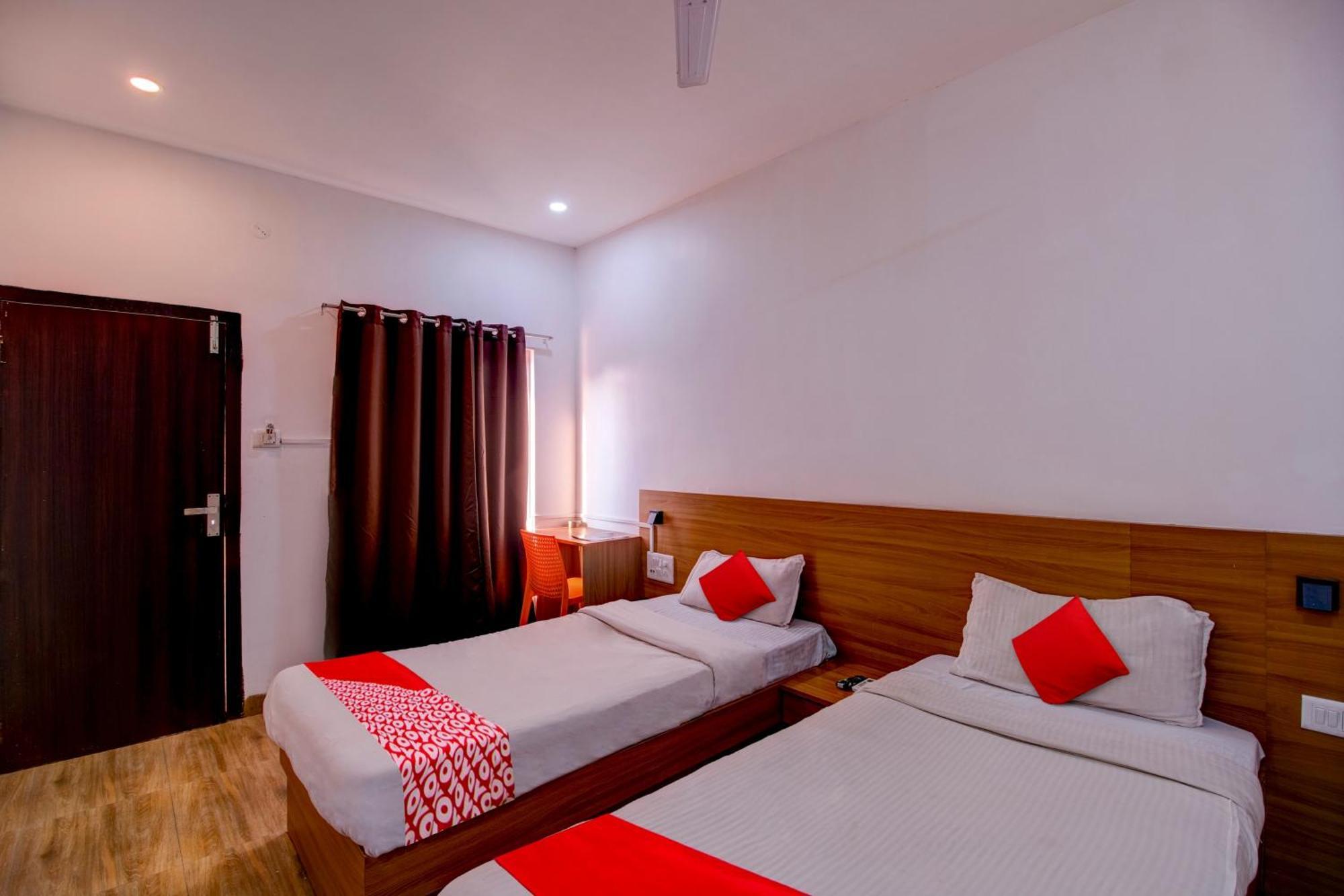 Hotel O Hill View Residency Near Aca Stadium Guwahati Buitenkant foto