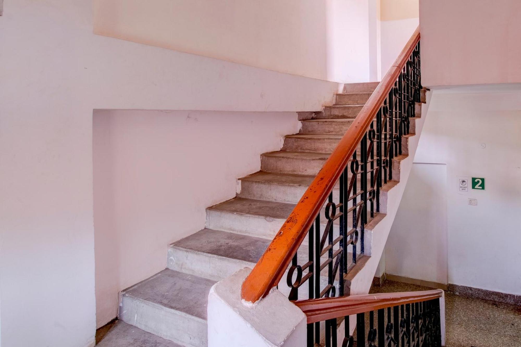 Hotel O Hill View Residency Near Aca Stadium Guwahati Buitenkant foto